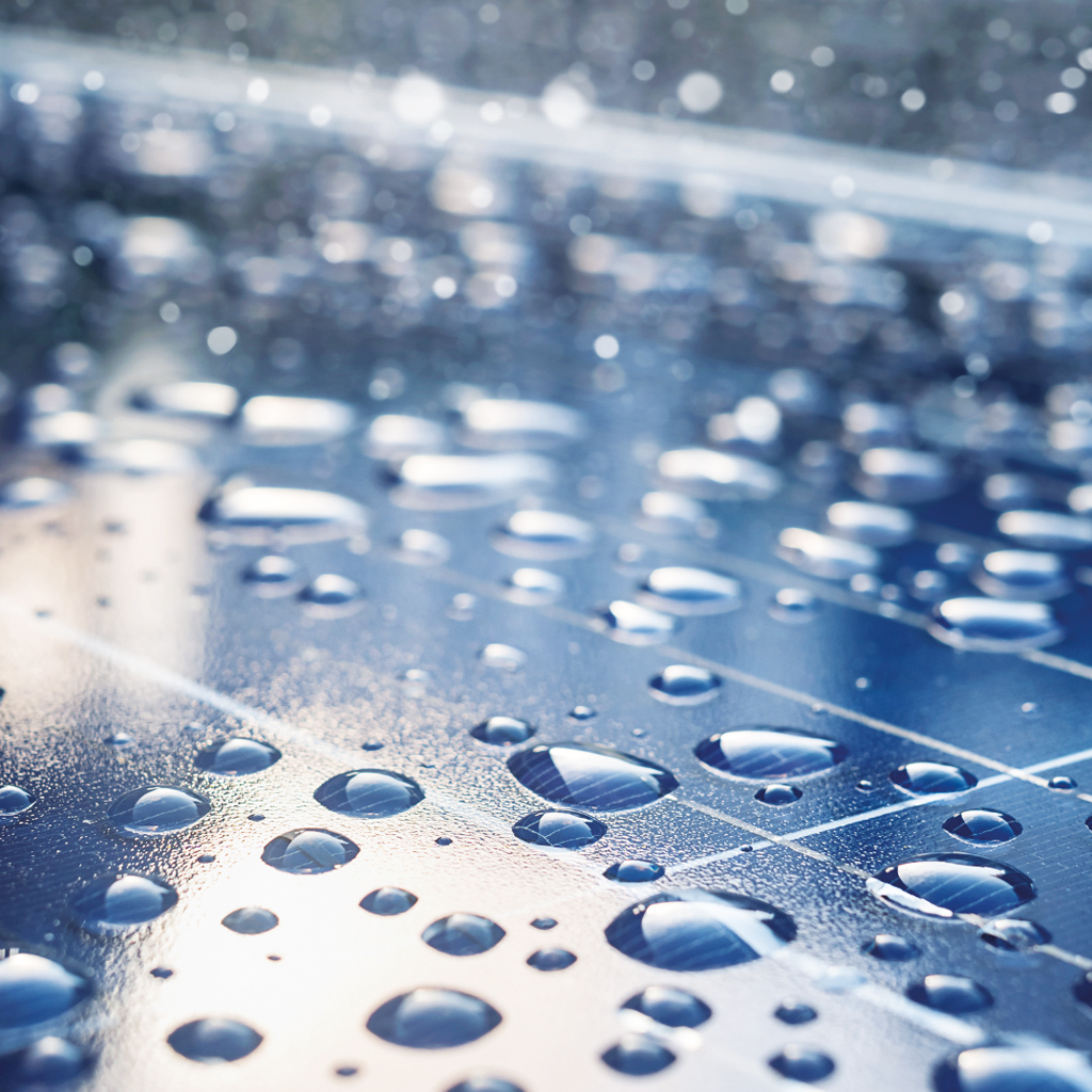 solarcover-detail-with-water